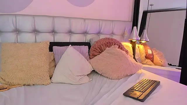 Axel brunette1 online show from March 20, 11:12 pm