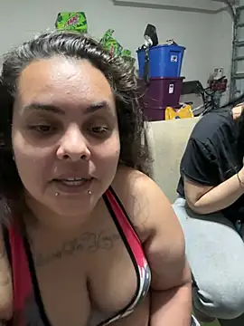 Snapshot of DatBishYouMiss chatting on December 16, 5:38 am DatBishYouMiss online show from December 16, 5:38 am