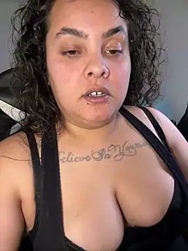 Snapshot of DatBishYouMiss chatting on January 16, 12:02 am DatBishYouMiss online show from January 16, 12:02 am