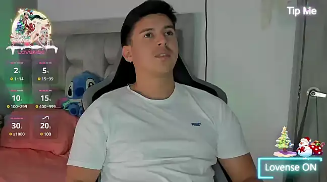 Snapshot of victor_vixen chatting on December 31, 12:21 am victor vixen online show from December 31, 12:21 am