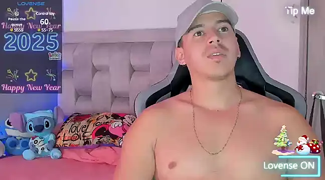 Snapshot of victor_vixen chatting on January 3, 2:08 pm victor vixen online show from January 3, 2:08 pm