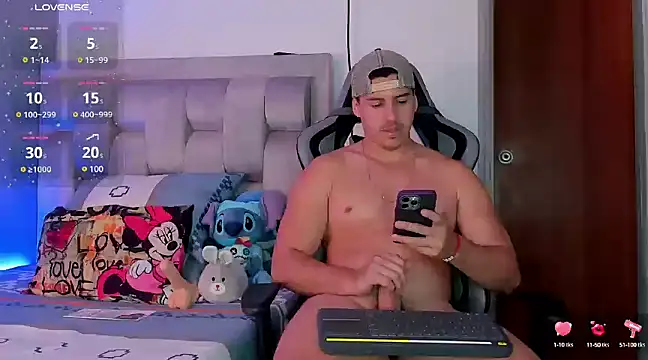 Snapshot of victor_vixen chatting on January 13, 4:41 pm victor vixen online show from January 13, 4:41 pm