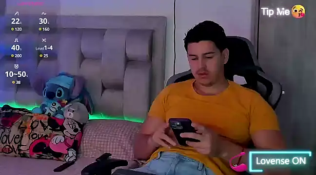 Snapshot of victor_vixen chatting on January 25, 3:20 pm victor vixen online show from January 25, 3:20 pm