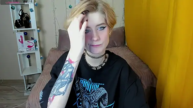 Angel Jules online show from January 15, 1:12 am