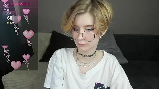 Angel Jules online show from February 23, 1:02 am