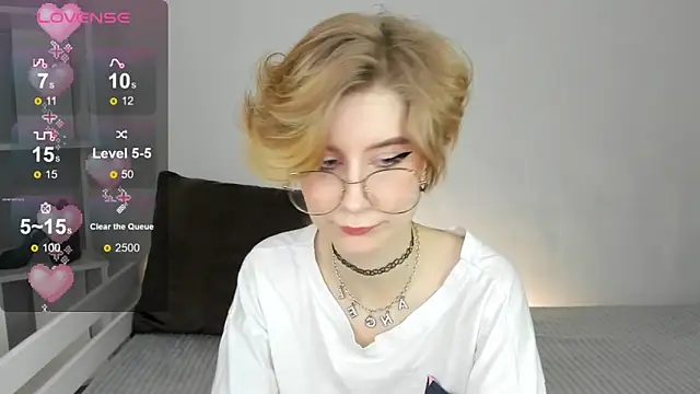 Angel Jules online show from February 24, 11:10 am