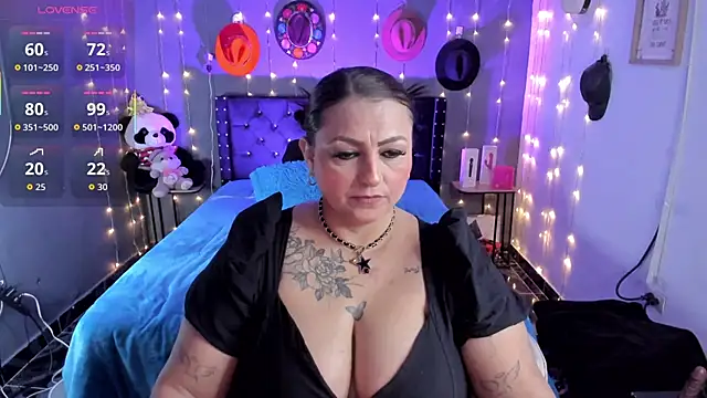 Ivonnee   online show from November 28, 4:15 am