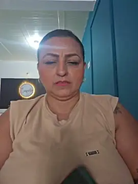 Ivonnee   online show from December 4, 5:21 pm