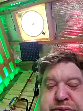 Snapshot of alienbunny chatting on January 9, 5:43 pm alienbunny online show from January 9, 5:43 pm