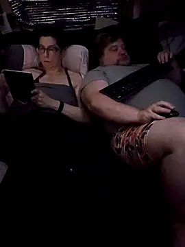 Snapshot of alienbunny chatting on January 19, 5:05 am alienbunny online show from January 19, 5:05 am