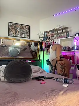 Snapshot of SunshineLexi chatting on May 8, 7:57 am SunshineLexi online show from May 8, 7:57 am