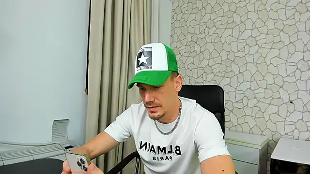 MateoBenjaminX online show from January 7, 8:31 pm