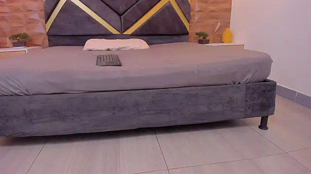 Alahia Dangelo online show from February 20, 11:42 am