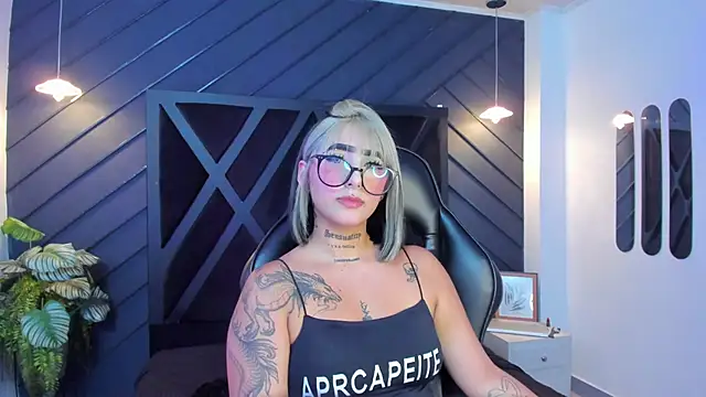 Alahia Dangelo online show from September 9, 11:54 am