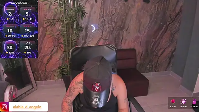 Alahia Dangelo online show from April 15, 5:31 pm