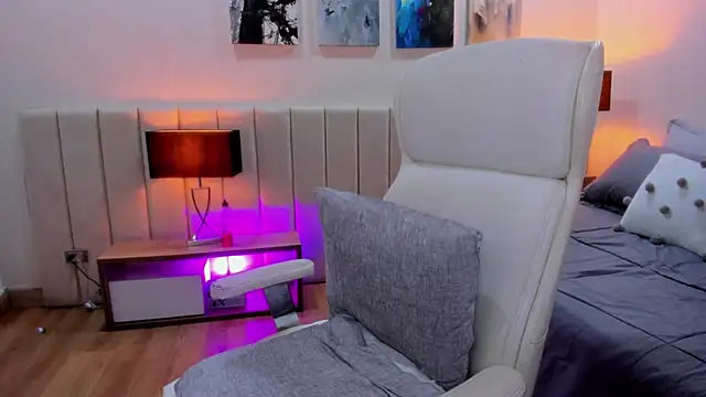 Snapshot of DaniRousse chatting on December 4, 3:38 am DaniRousse online show from December 4, 3:38 am