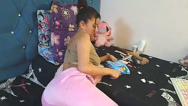 Milkdulce1 online show from January 16, 1:04 pm