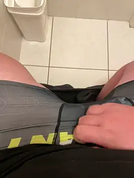 Snapshot of Hugo76578 chatting on November 9, 7:45 pm Hugo76578 online show from November 9, 7:45 pm