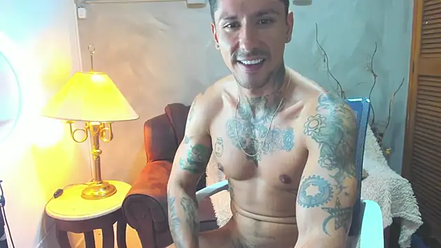 Snapshot of Dylanstonne chatting on January 7, 11:56 pm Dylanstonne online show from January 7, 11:56 pm