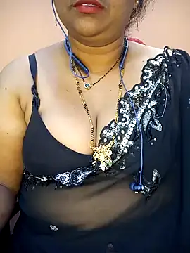 Snapshot of Sexy-Telugunayana2 chatting on December 18, 12:21 am Sexy-Telugunayana2 online show from December 18, 12:21 am