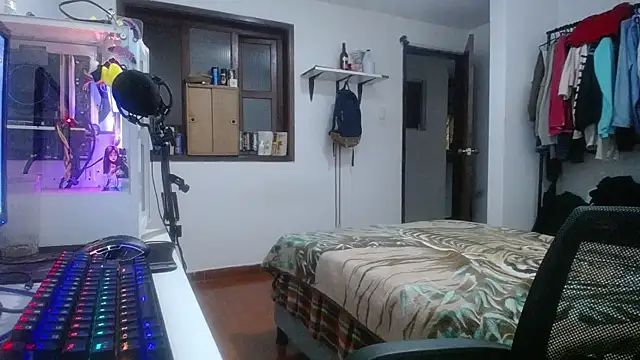 esjrobles online show from January 22, 2:26 am