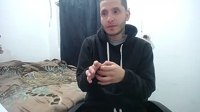 esjrobles online show from September 20, 11:44 am