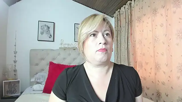 Snapshot of MonyCassius chatting on February 22, 12:29 pm MonyCassius online show from February 22, 12:29 pm