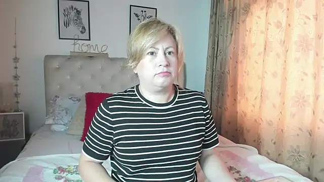 Snapshot of MonyCassius chatting on March 5, 12:22 pm MonyCassius online show from March 5, 12:22 pm