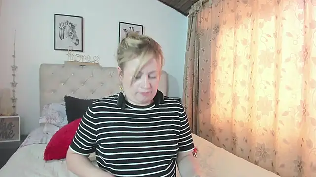 Snapshot of MonyCassius chatting on March 11, 3:45 pm MonyCassius online show from March 11, 3:45 pm