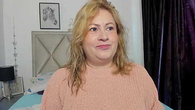 MonyCassius online show from April 17, 12:30 pm