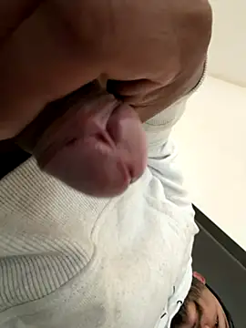 Snapshot of joselo8888 chatting on December 2, 9:10 pm joselo8888 online show from December 2, 9:10 pm