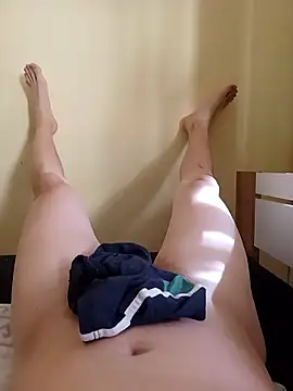 Snapshot of petibacsi96 chatting on June 15, 3:14 pm petibacsi96 online show from June 15, 3:14 pm
