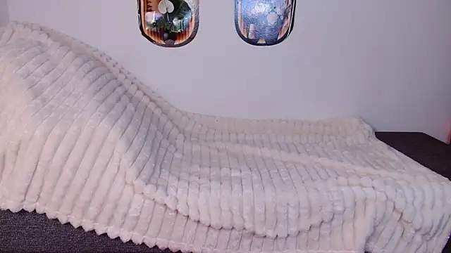 bellaa love  online show from April 9, 12:10 am