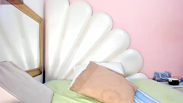 Snapshot of Ally_Parkeer_ chatting on February 27, 2:32 pm Ally Parkeer online show from February 27, 2:32 pm