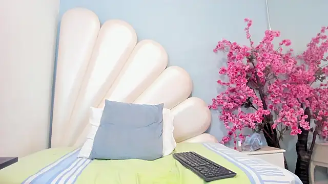 Snapshot of Ally_Parkeer_ chatting on March 7, 4:55 pm Ally Parkeer online show from March 7, 4:55 pm