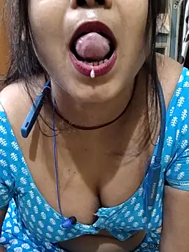 yoursweety09 online show from April 16, 2:07 pm