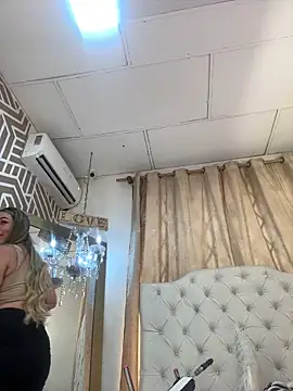 SashaDurante online show from April 14, 11:49 am