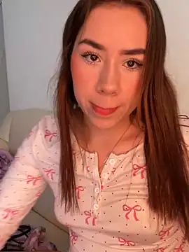 Im Valen Cute online show from February 8, 9:40 pm