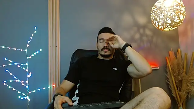 Reiko 85  online show from February 8, 3:04 pm