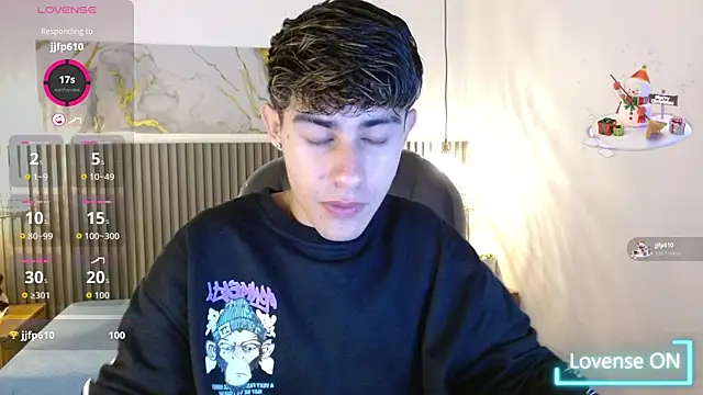 Snapshot of Dyla_n18 chatting on November 10, 7:35 pm Dyla n18 online show from November 10, 7:35 pm