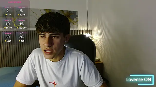 Snapshot of Dyla_n18 chatting on November 12, 8:41 pm Dyla n18 online show from November 12, 8:41 pm