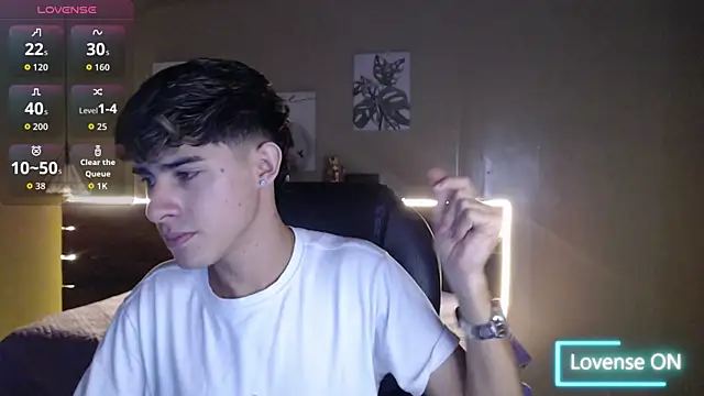 Snapshot of Dyla_n18 chatting on November 20, 8:08 pm Dyla n18 online show from November 20, 8:08 pm