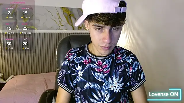 Snapshot of Dyla_n18 chatting on November 24, 7:46 pm Dyla n18 online show from November 24, 7:46 pm