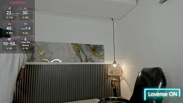 Dyla n18 online show from April 7, 8:42 pm