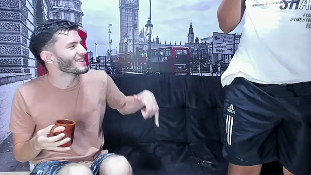 Snapshot of threesome_sexy_hot chatting on December 15, 11:12 am threesome sexy hot online show from December 15, 11:12 am