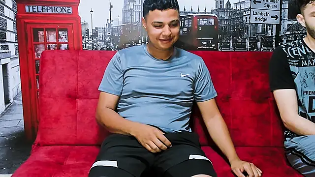 Snapshot of threesome_sexy_hot chatting on February 14, 10:07 am threesome sexy hot online show from February 14, 10:07 am