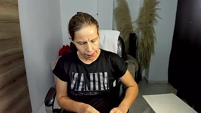 Milf karlye online show from April 7, 2:01 am