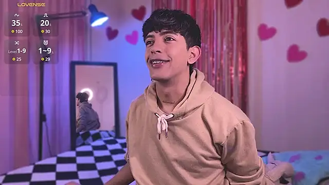 Snapshot of teobowny_ chatting on February 7, 2:26 pm teobowny online show from February 7, 2:26 pm