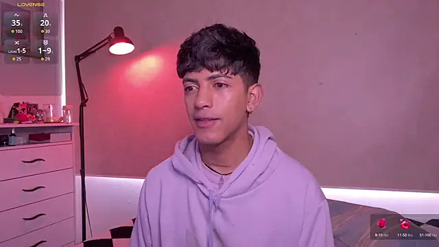 Snapshot of teobowny_ chatting on October 4, 1:31 pm teobowny online show from October 4, 1:31 pm