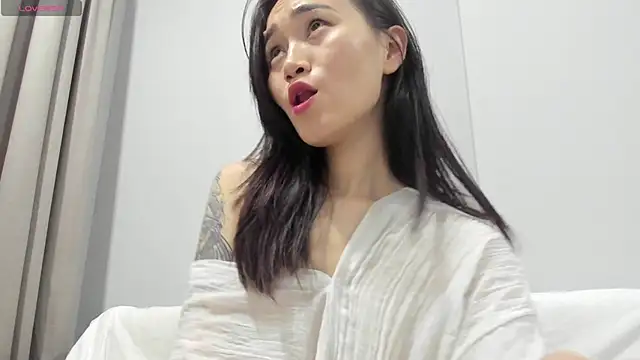 aenie online show from January 14, 1:06 pm